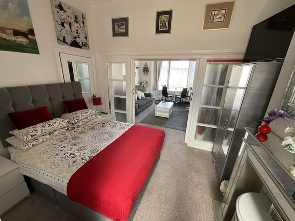 Victoria House Adult Self Catering Guesthouse