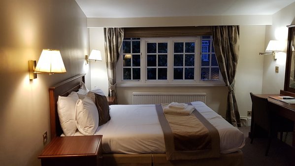 Warren Lodge Hotel