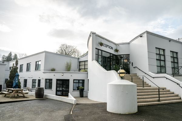 Waterfoot Hotel