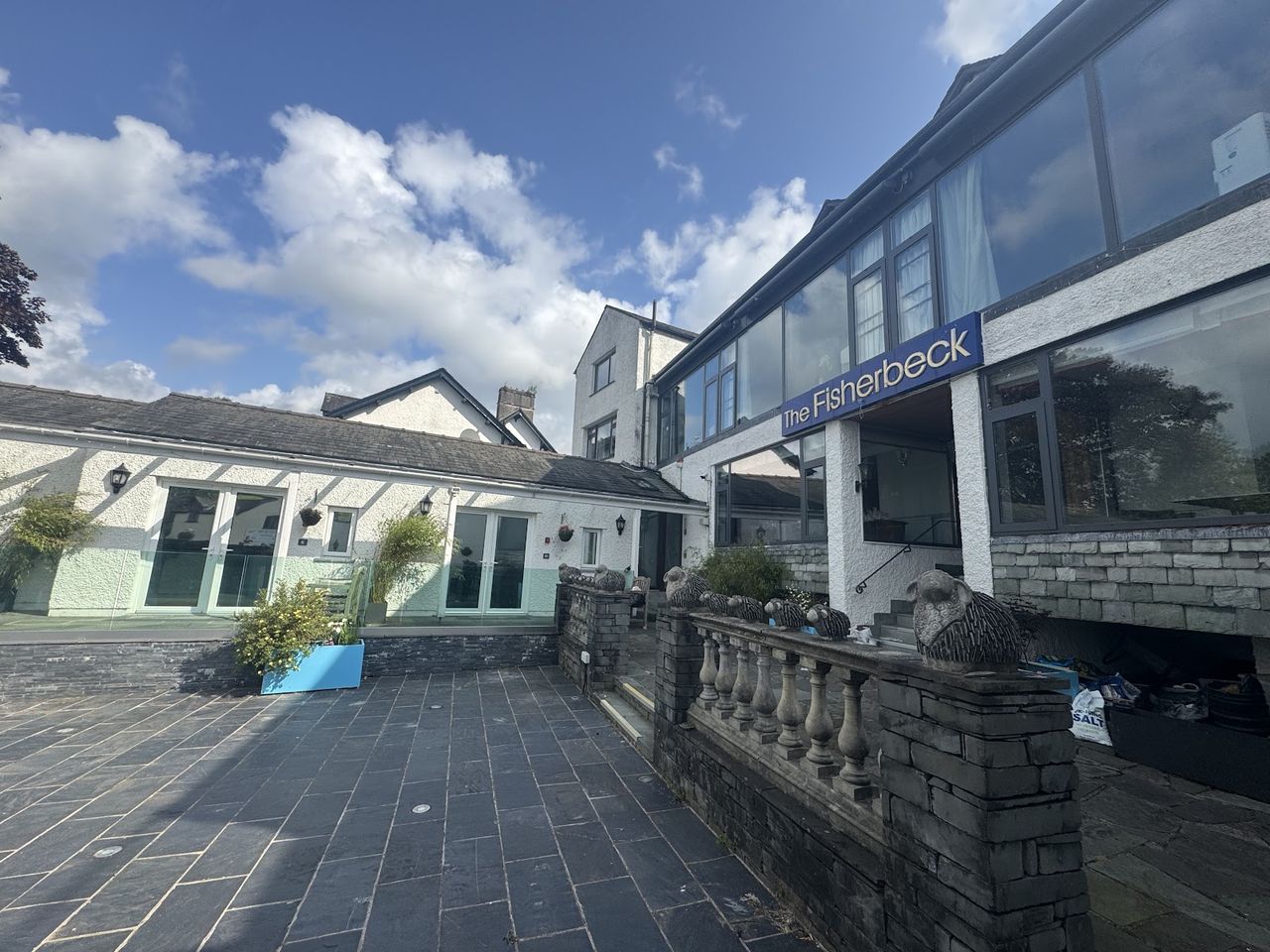 Waterhead Rooms & Suites - Parking Available Onsite