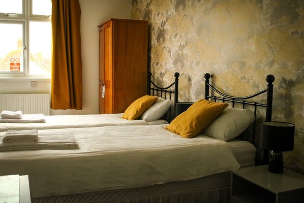 Waverley B & B
