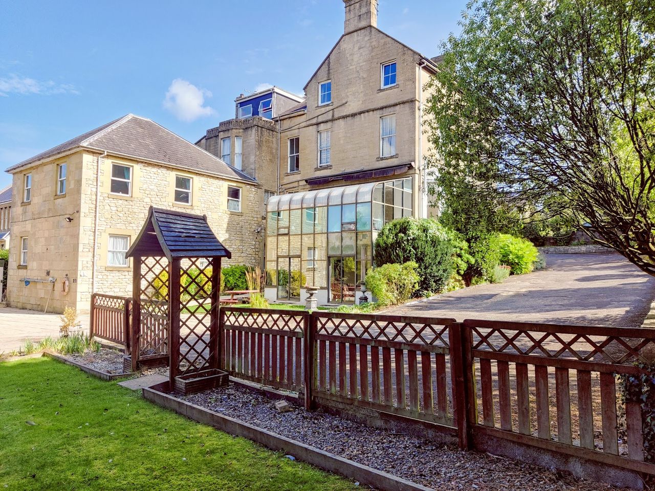 Wentworth House - Guest House