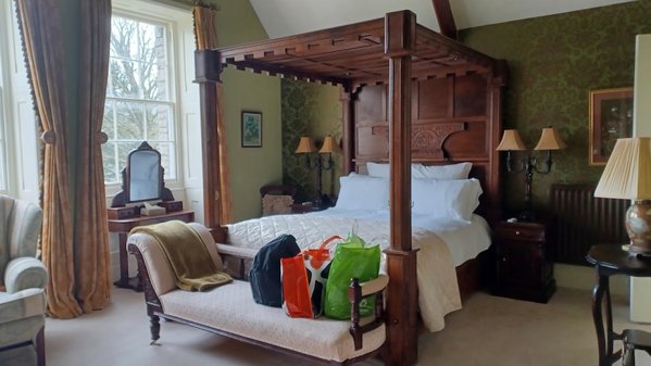 Westgate Manor