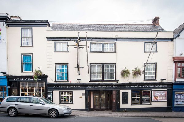 White Hart Hotel by Marstons Inns