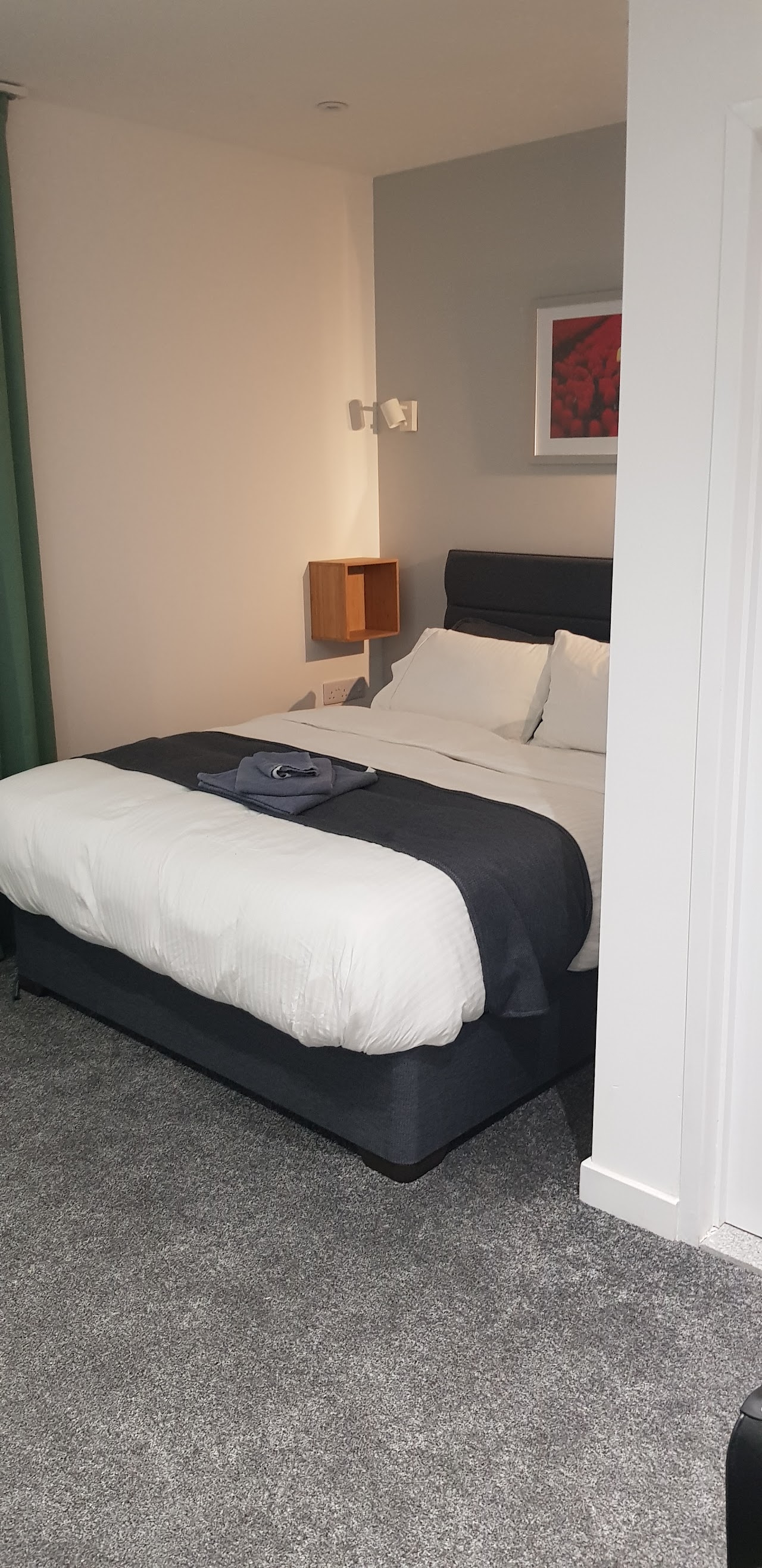 Windsor Hotel & Bar