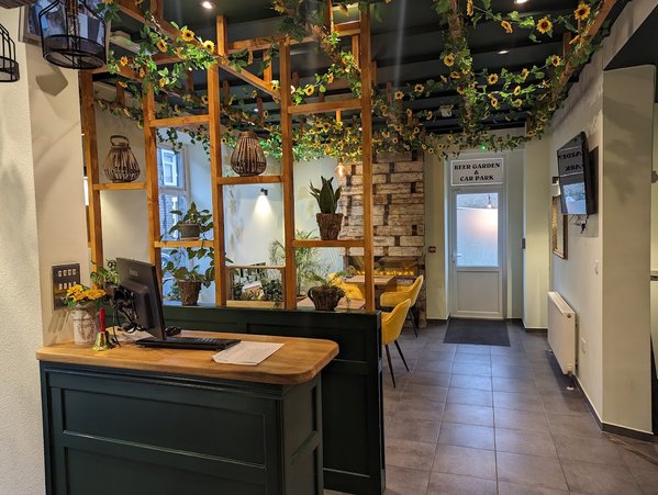 Windsor Hotel & Bar