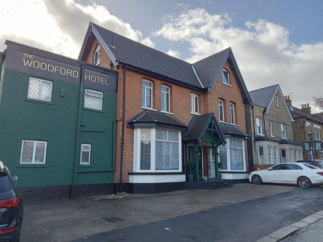 Woodford Hotel
