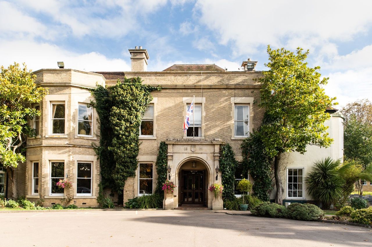 Woodland Manor Hotel