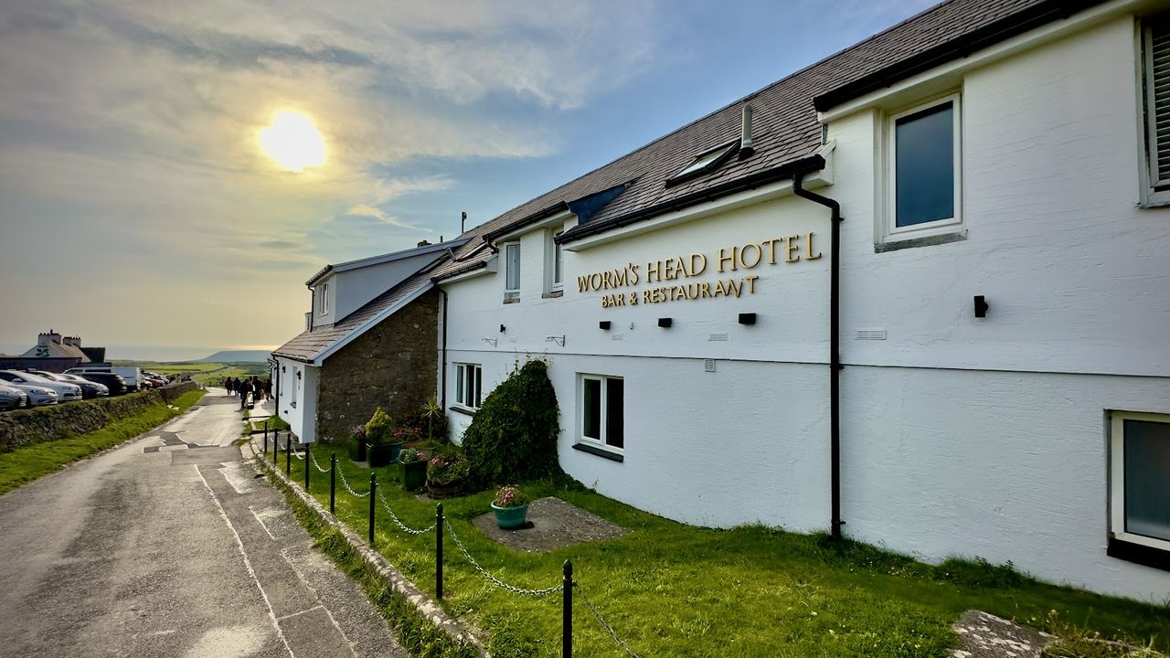 The Worm's Head Hotel