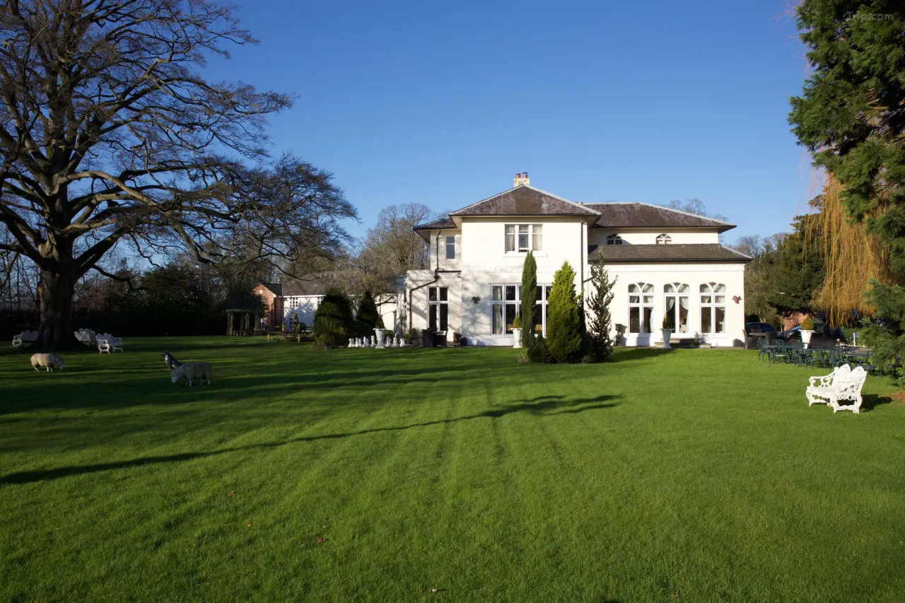 Wrexham Llyndir Hotel by Belvilla