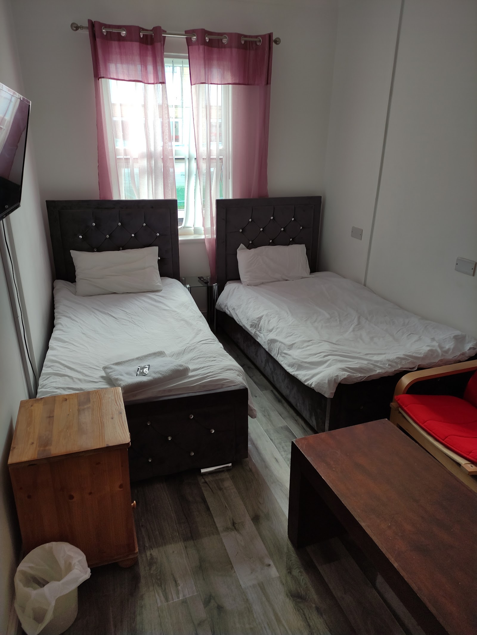Zams Rooms