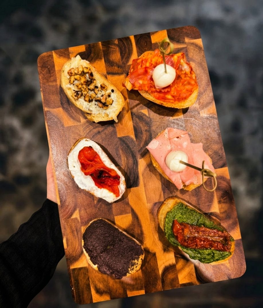 10 Restaurant & Wine Bar