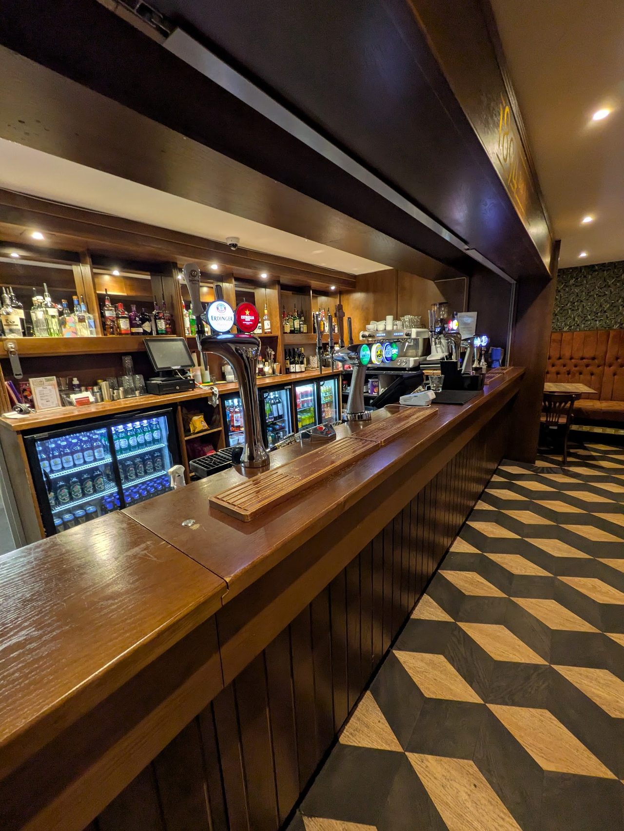 1894 Bar & Bistro