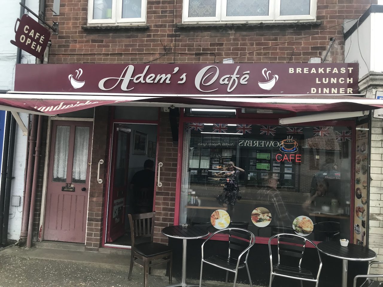 Adems Cafe