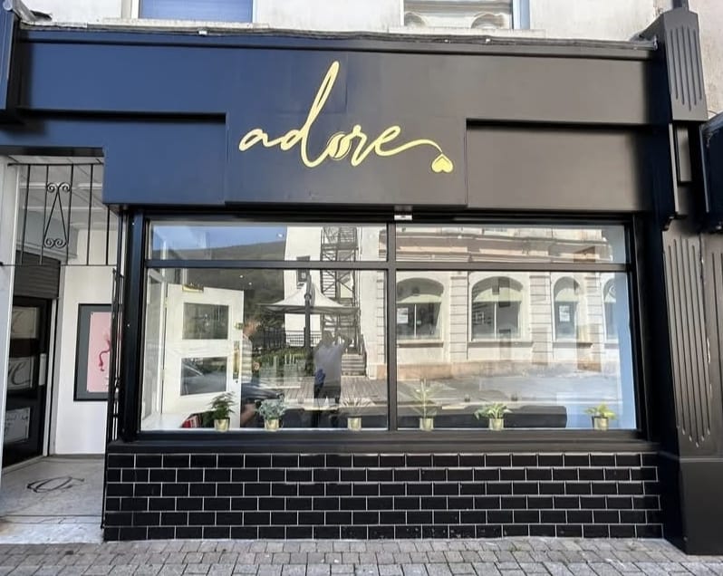 Adore Lounge