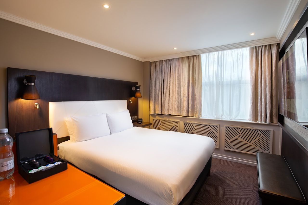 Afternoon Tea at DoubleTree by Hilton London Ealing