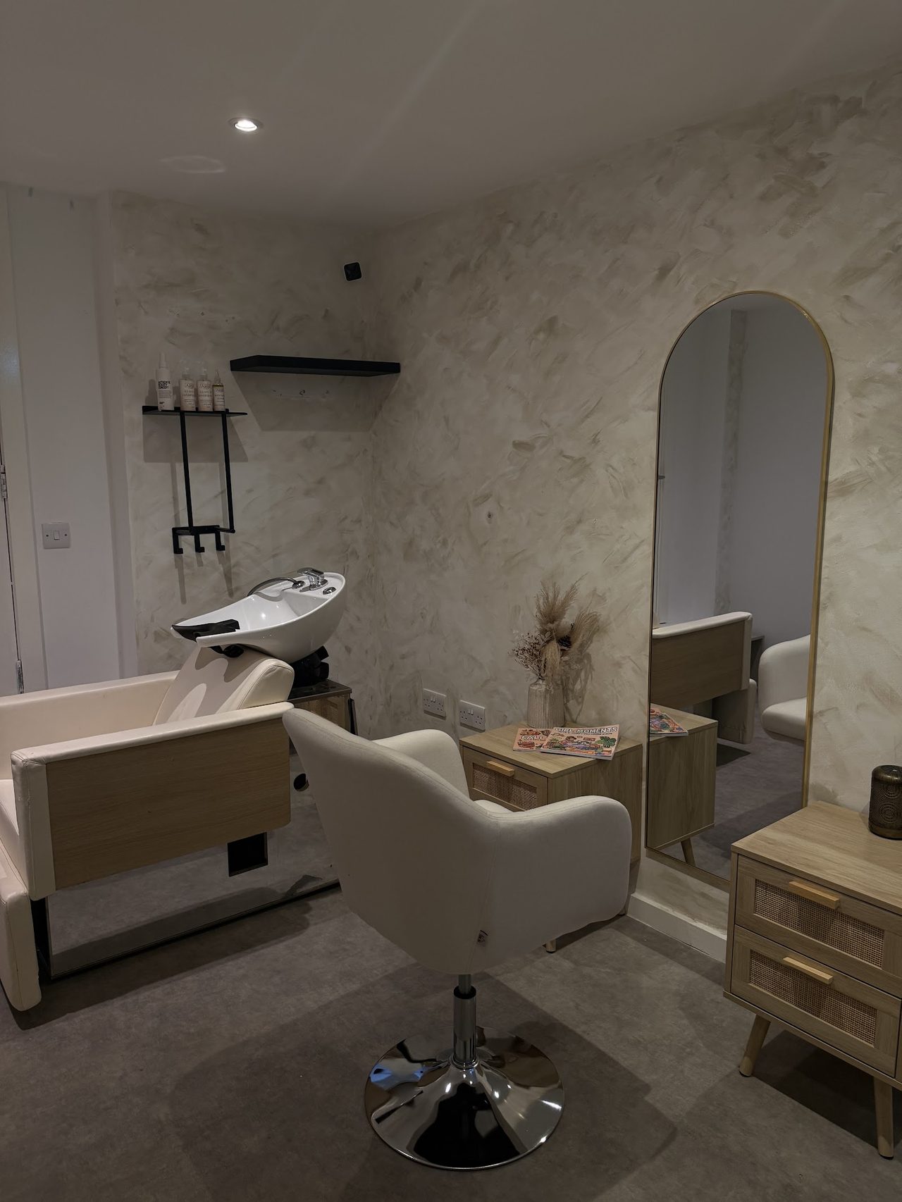 Ajahs Beauty Base