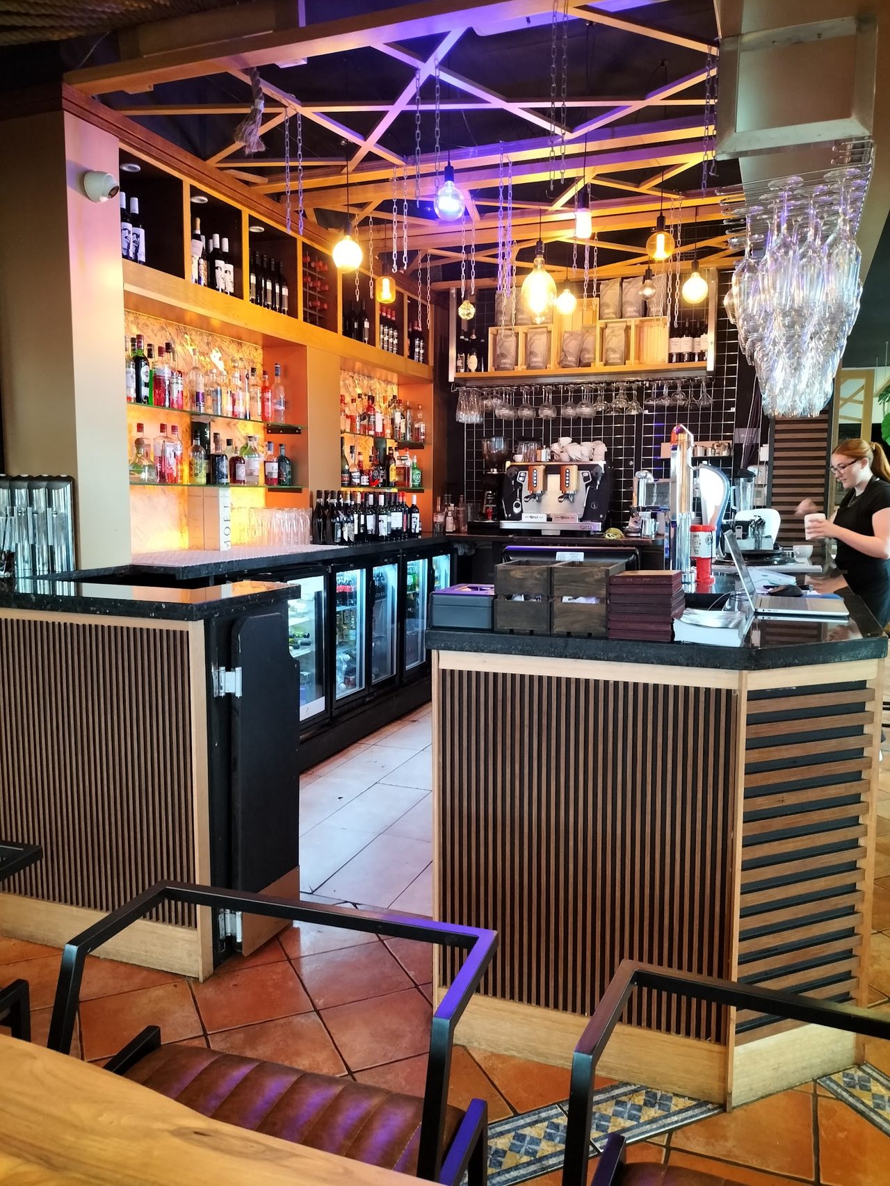 ALBA Bar Grill