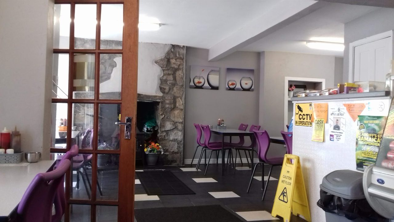 Ally's Cafe