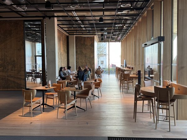 Amenities Hub Restaurant / Cafe