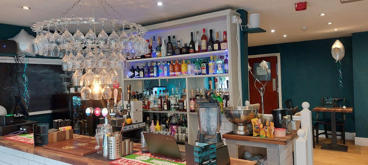 Aminata Bar & Bistro