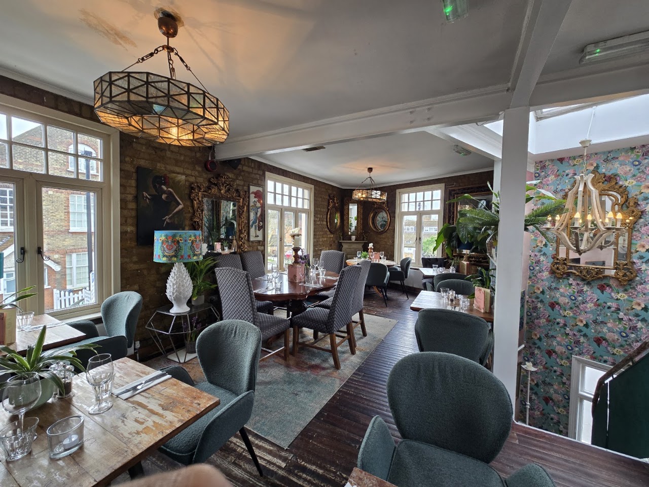 Annie's Chiswick