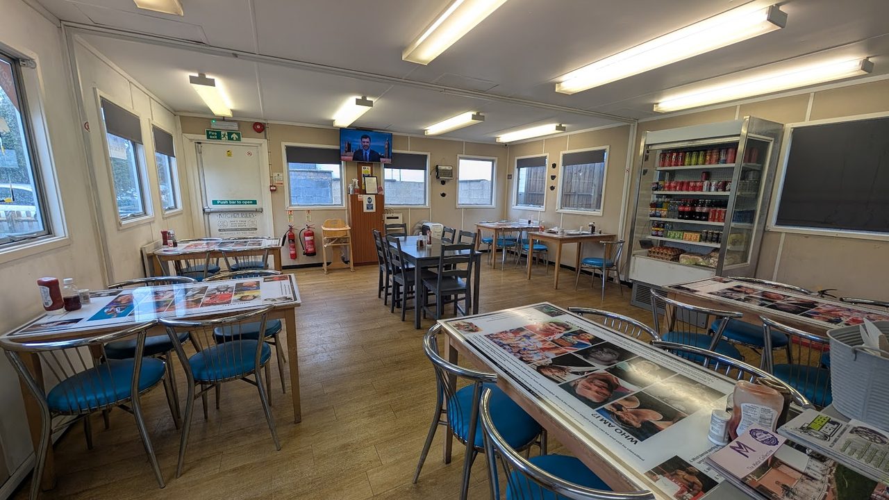 Arnies Snack Bar