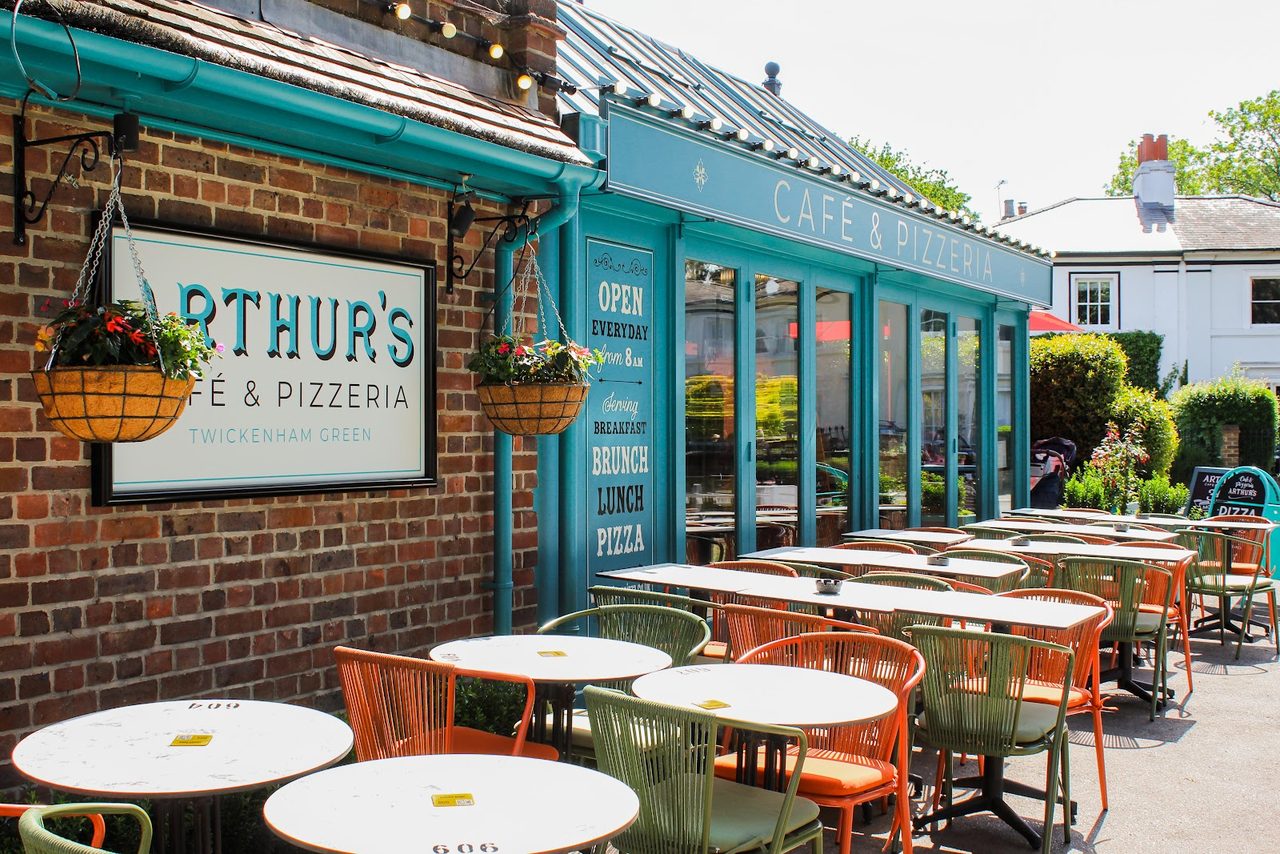Arthurs On The Green