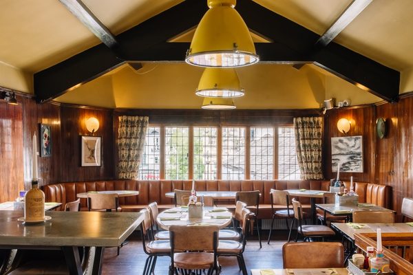 Arts Bar and Grill