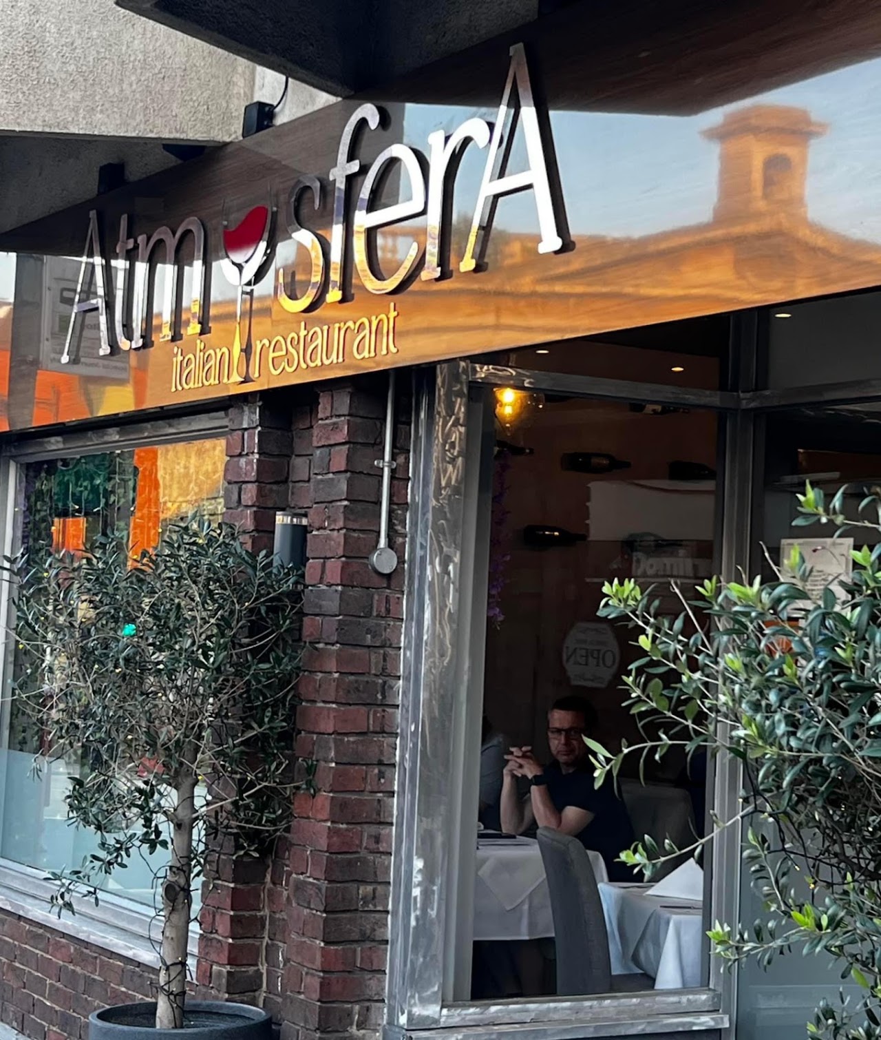 Atmosfera Restaurant