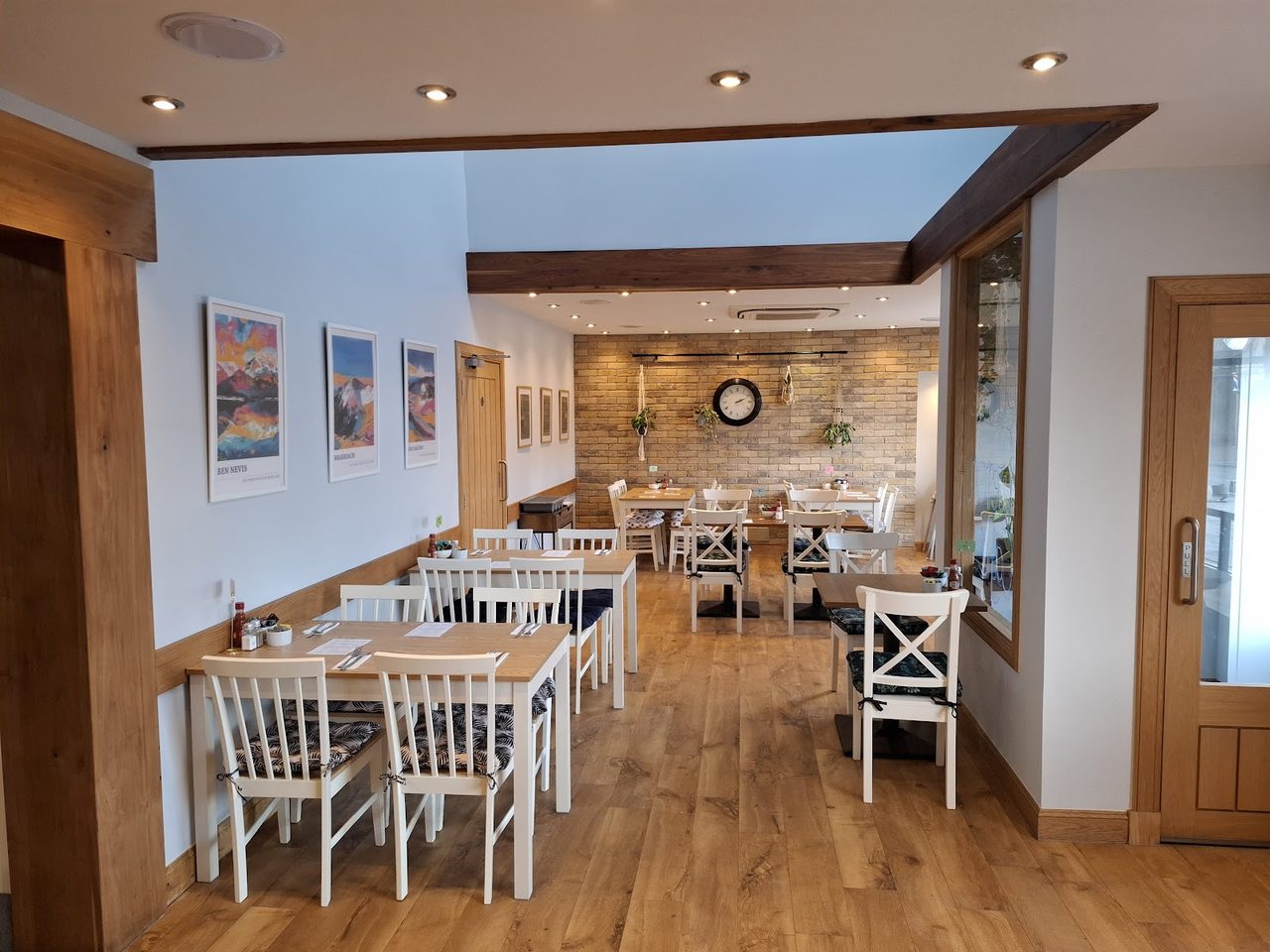 Averon Cafe
