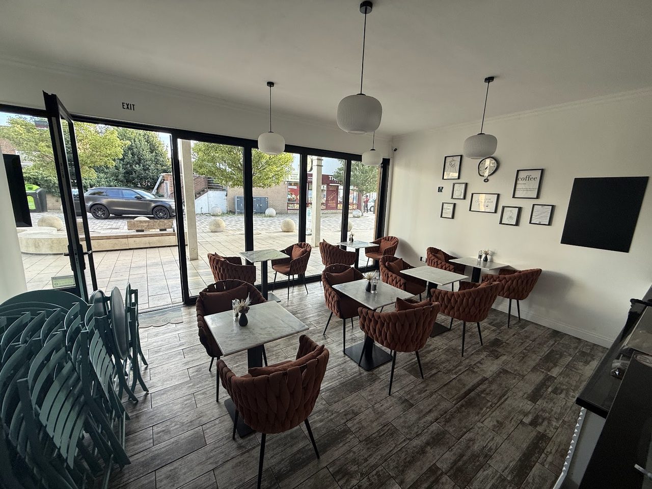 Azul Coffee And Eatery