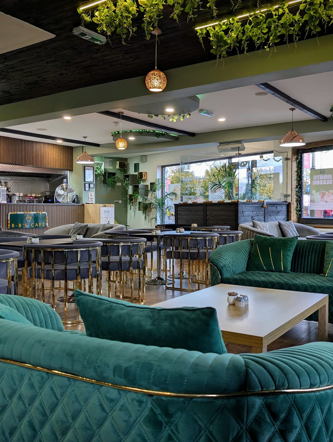 B B's Cafe