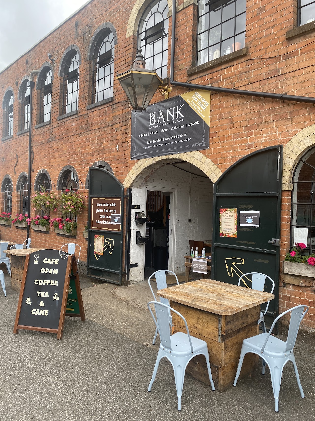 Bank Cafe & Interiors