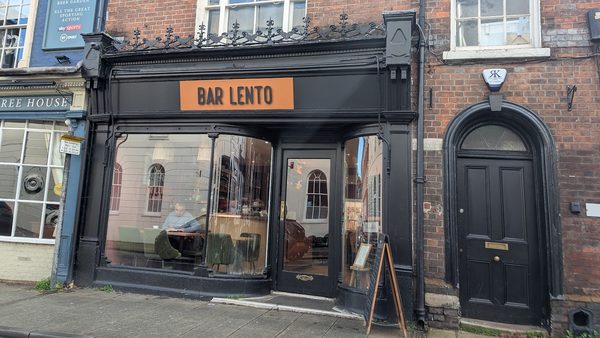 Bar Lento