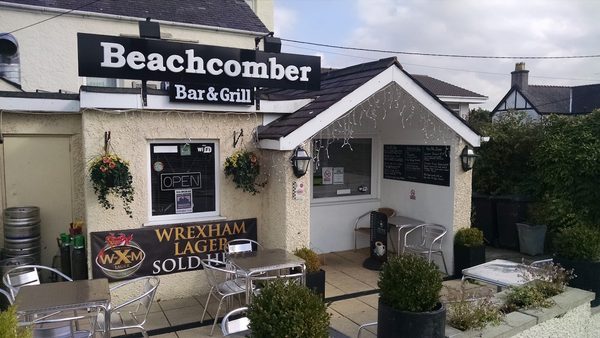 Beachcomber Bar & Grill