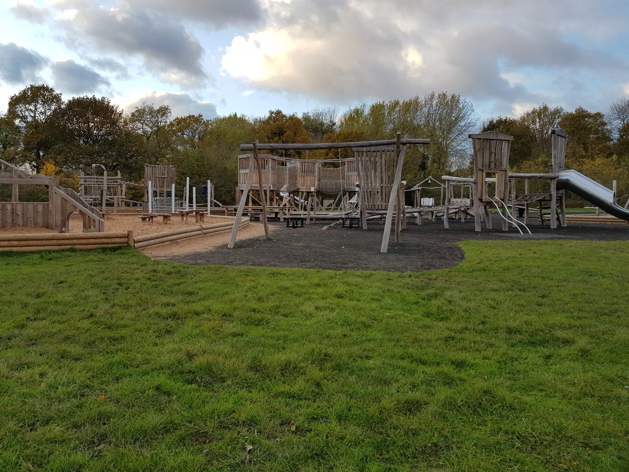 Belhus Woods Country Park Visitors Centre