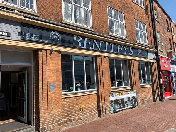 Bentleys Bar and Grill