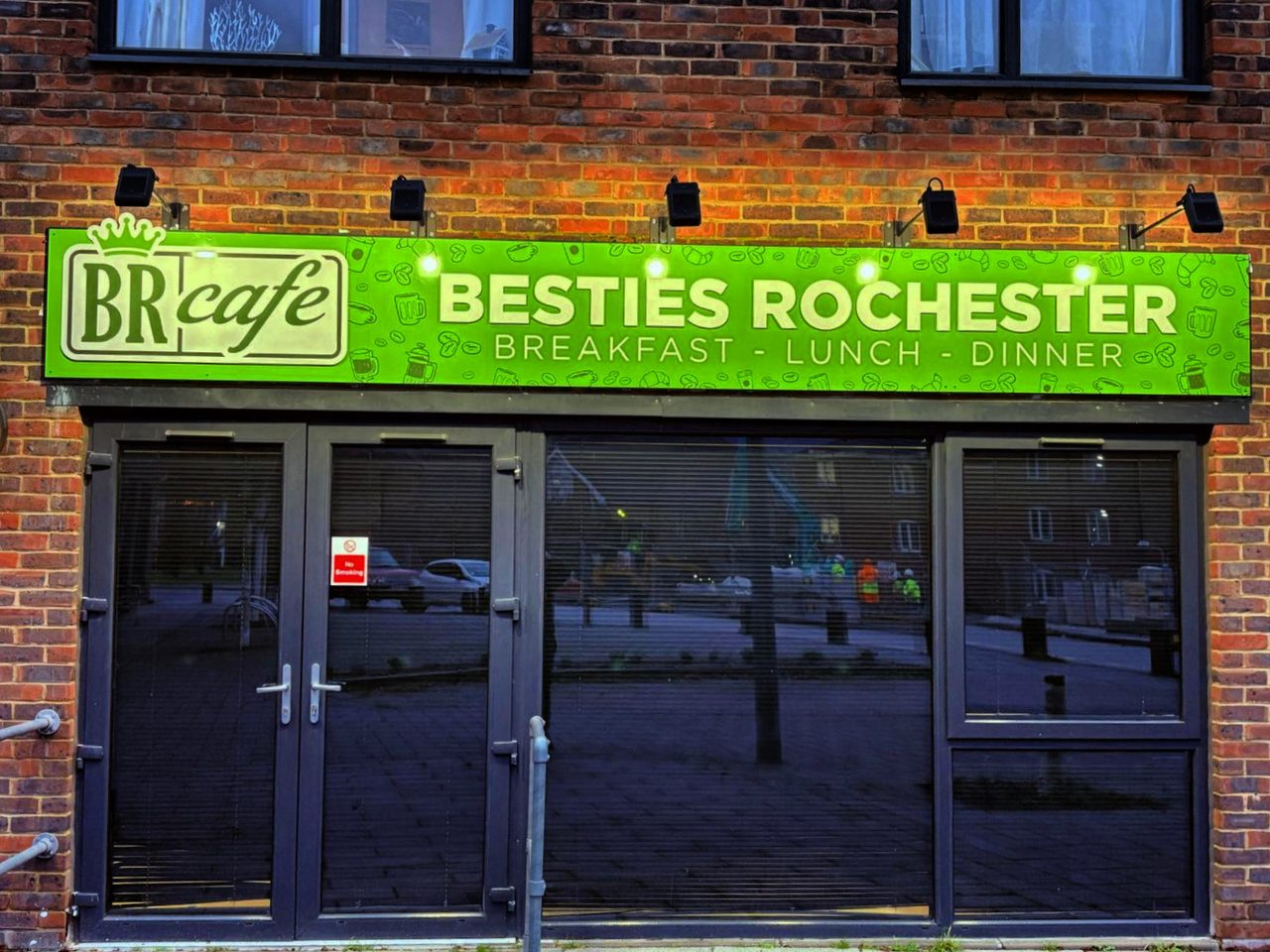 Besties Cafe
