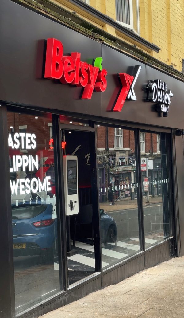 Betsy's X Little Dessert Shop