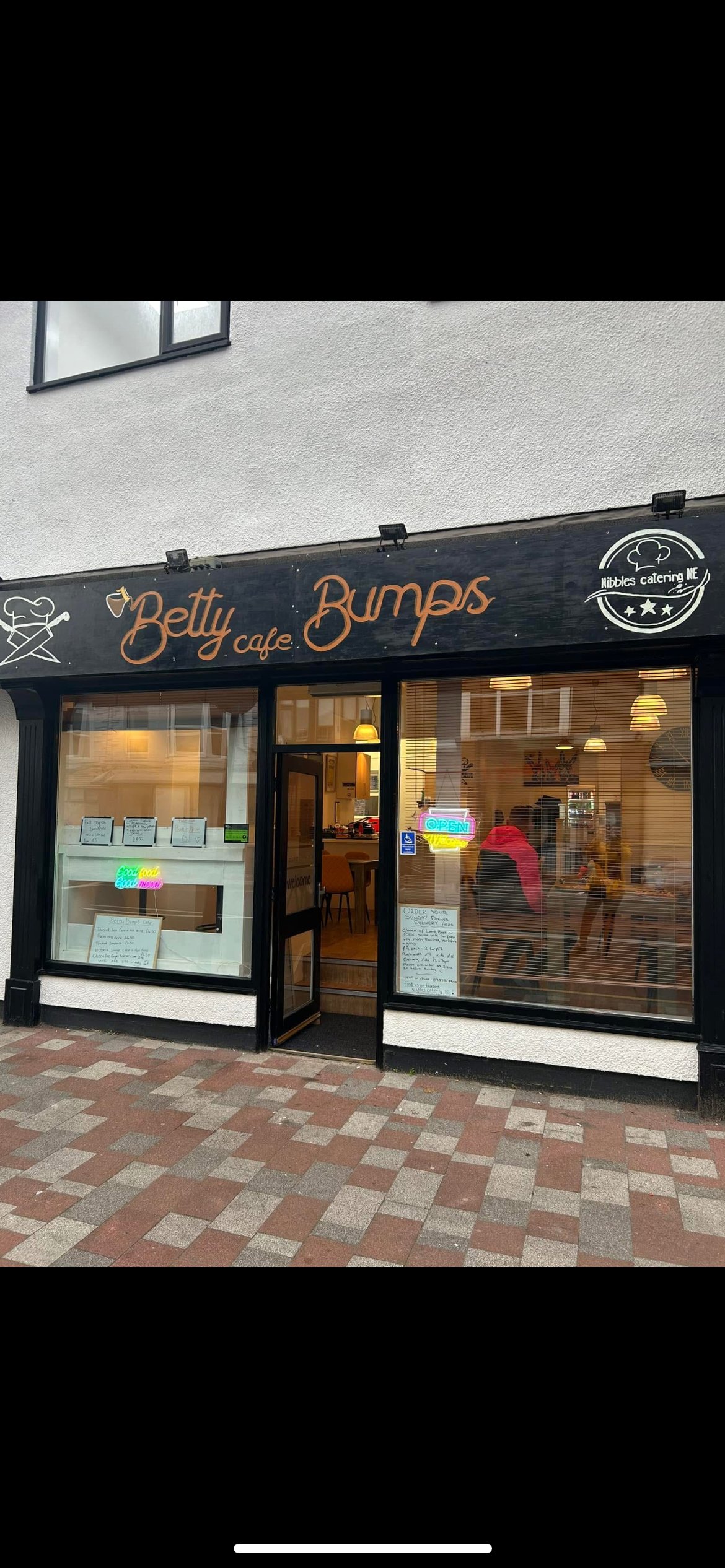 Betty Bumps Cafe (nibbles catering Ne)