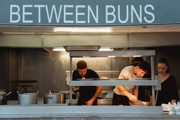 Between Buns Bar and Restaurant