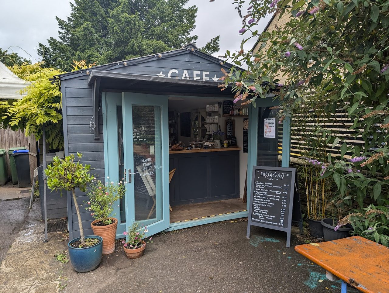 Birdhouse Cafe