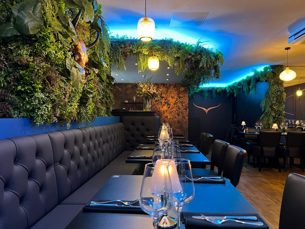 Bleu Bar & Grill