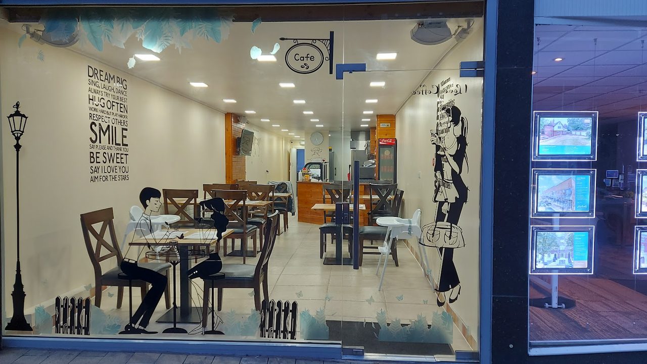 Blueberry Lounge