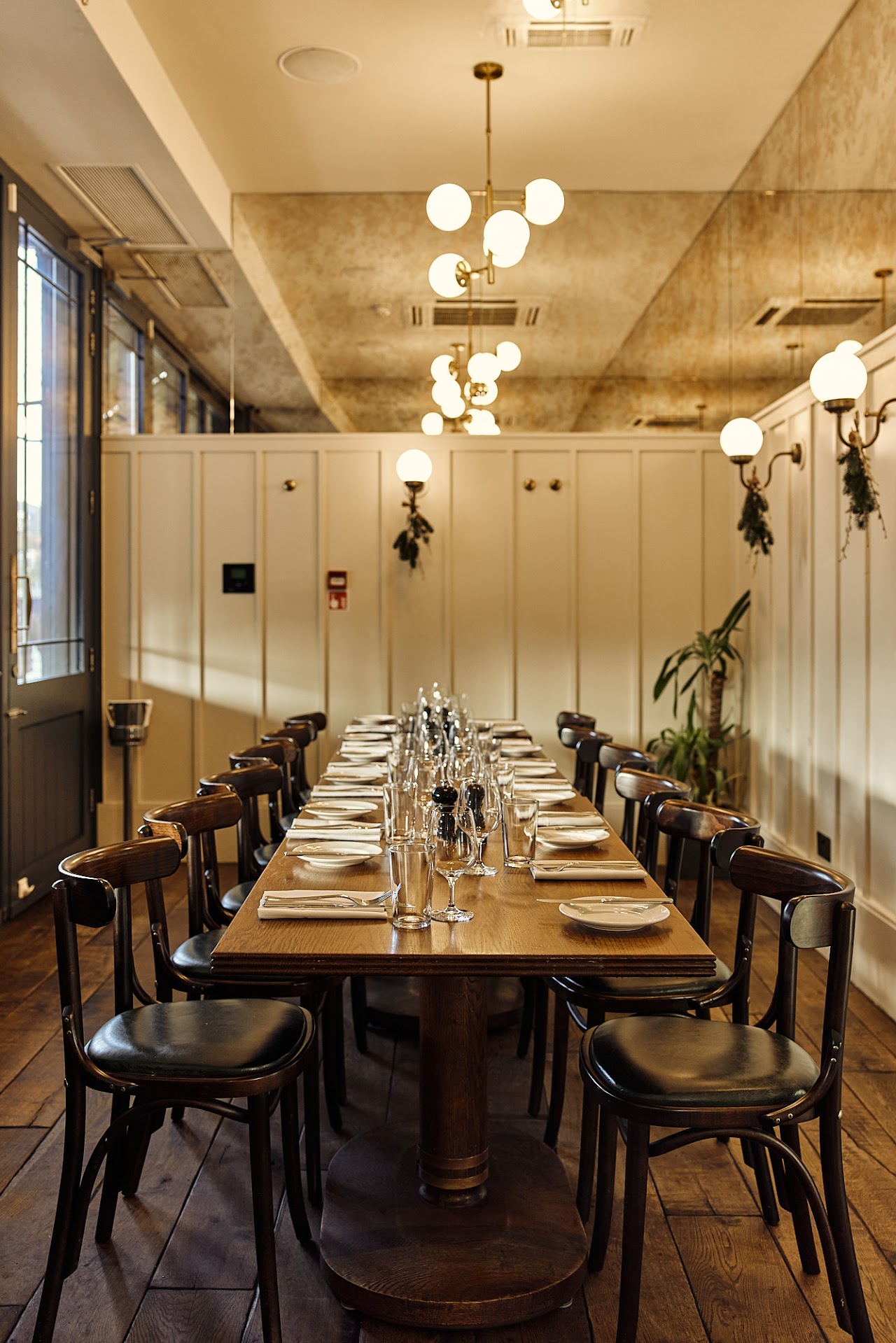 Bluetable Cafe & Restaurant