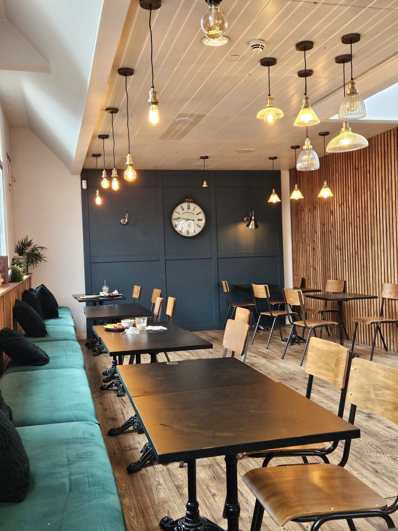 Brew Coffeehouse and Brunch