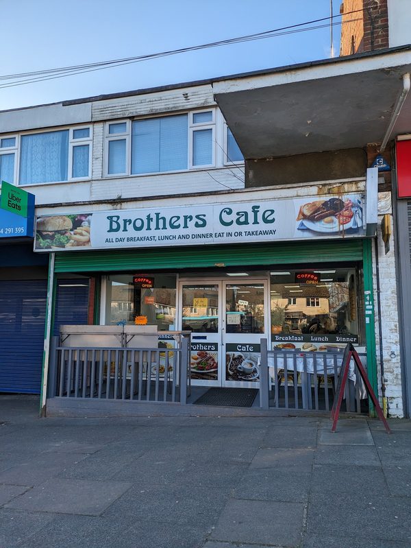 Brothers Café