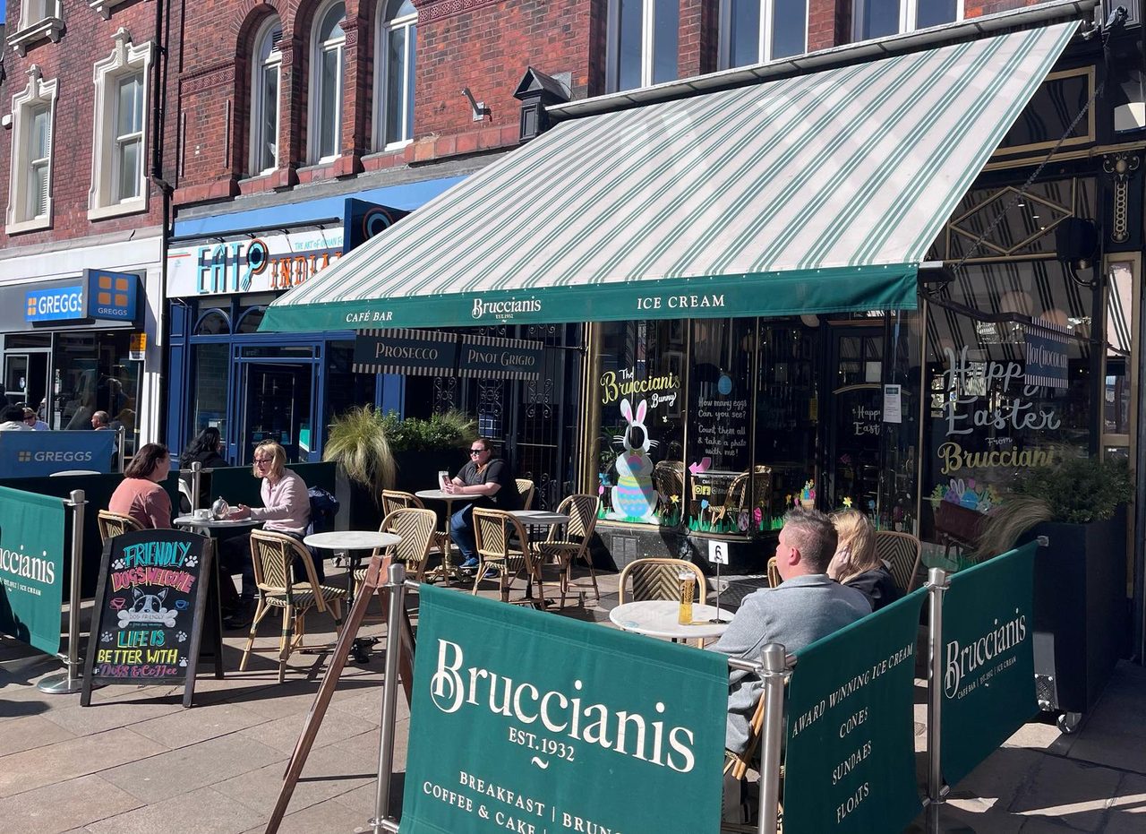Bruccianis Cafe