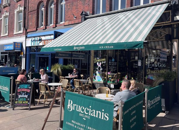Bruccianis Cafe